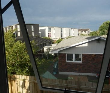 Studio Apartment in heart of Royal Oak - Photo 5