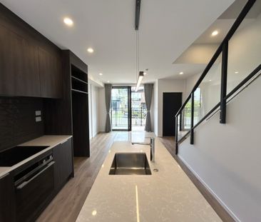 Contemporary Stylish - Long Bay - Photo 3