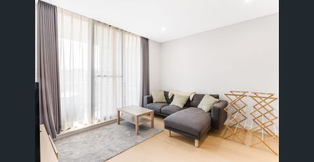 Modern 1 Bedroom + Study Apartment in Prime Location! - Photo 3