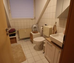 Familienfreundliche 4-Zimmer-Dachgeschosswohnung in Dibbesdorf - Foto 5