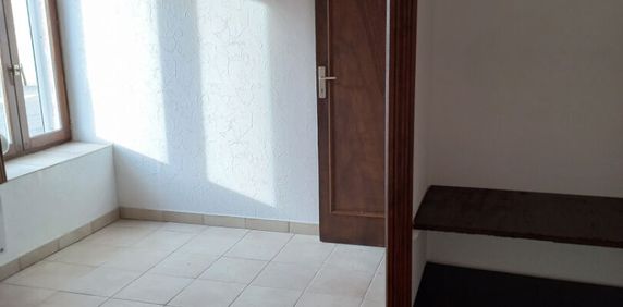 Location Appartement 2 pièces 45m² - Photo 2