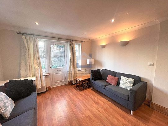 3 Bedroom Flat To Rent - Photo 1