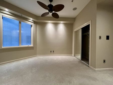 Spacious 2 Bdrm at Ellis Court - Photo 2