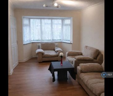 3 bedroom detached house to rent - Photo 3