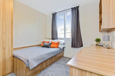 5 bedroom flat to rent - Photo 3