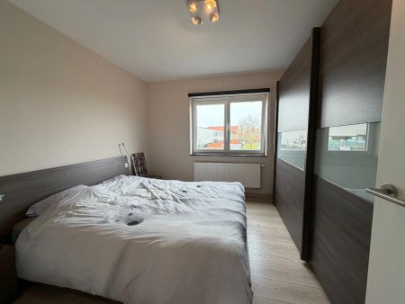 Moderne gezinswoning met tuin in Oostrozebeke met 3 slaapkamers, garage - Photo 5