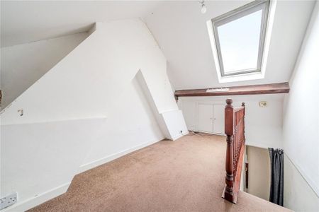3 bedroom end of terrace house to rent - Photo 2