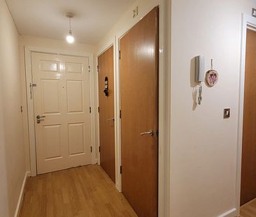 2 bedroom apartment to rent in Birmingham - Photo 3