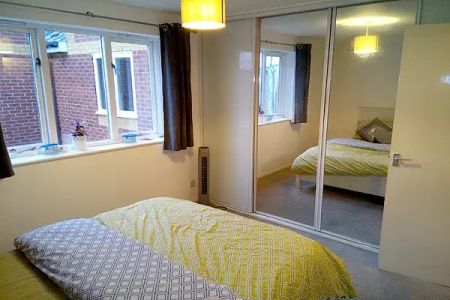 1 bedroom flat to rent - Photo 2