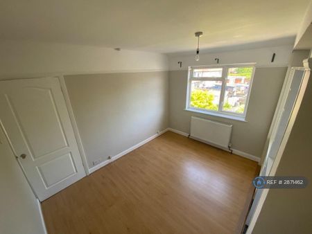 2 bedroom semi-detached house to rent - Photo 3