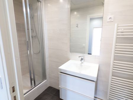 Location Appartement 3 pièces 88m² PARIS 16ème - Photo 5