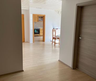 Möbliertes WG Zimmer mit Küche und Internet. Zahlung auch über Jobc... - Foto 1