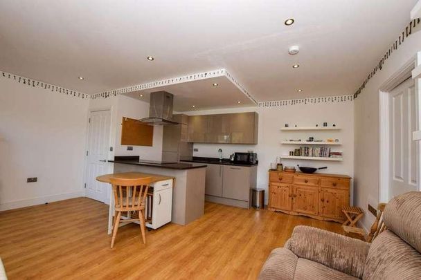 Swan Court, Hp, Hemel Hempstead, HP1 - Photo 1