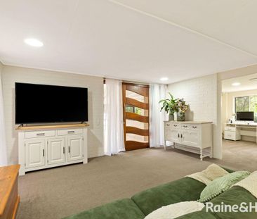 27 Scenic Road, Kenmore, QLD 4069 - Photo 4