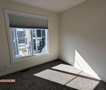 GREAT 2 BED, 2.5 BATH, 2 STOREY TOWNHOUSE W/AN ATTACHED SINGLE GARA... - Photo 5