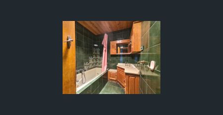 Charming Family Home in Prime Girraween Location! - Photo 2