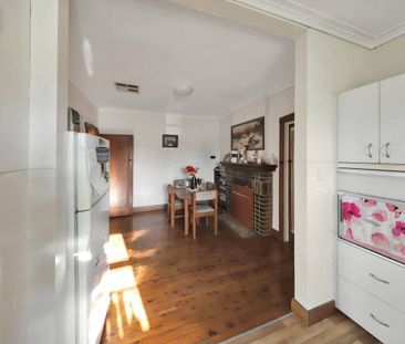 2 Bedroom Brick Home - Photo 4