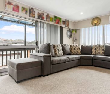 Renovated & Elevated - Expansive Living - Photo 4