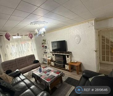 3 bedroom semi-detached house to rent - Photo 2