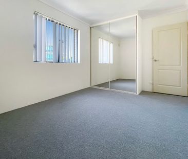 Modern two bedroom apartment with stunning city views - Photo 1