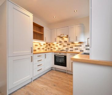 2 bedroom terraced house to rent - Photo 4