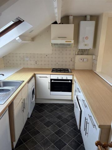 2 bedroom flat to rent - Photo 3