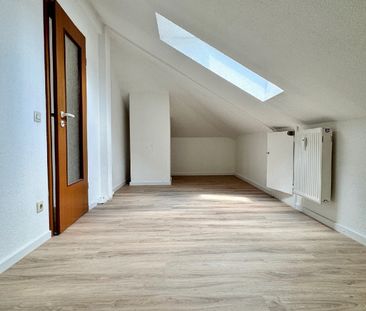 Haan Zentrum - Fußgängerzone! Großzügige Dachgeschosswohnung mit 2,... - Photo 2