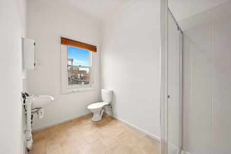 Prime Coburg Apartment with Unbeatable Convenience - Photo 2