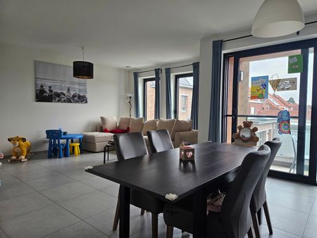 Appartement met 2 slaapkamers, terras en staanplaats - Foto 5