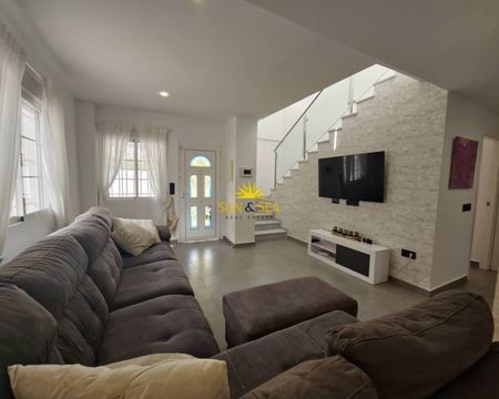 4 BEDROOM VILLA - TORREVIEJA - Photo 2