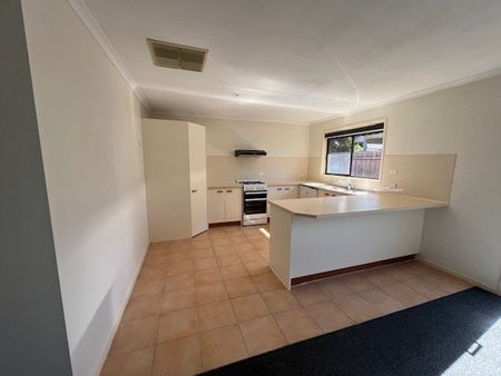 2/517 Waterdale Road, Heidelberg West VIC 3081 - Photo 3