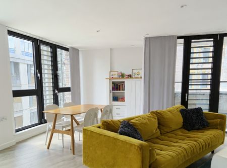 3 Bed Flat, Millstream Tower, N17 - Photo 2