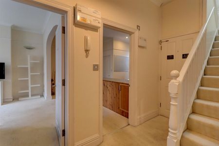 2 BED Apartment To rent - Photo 5