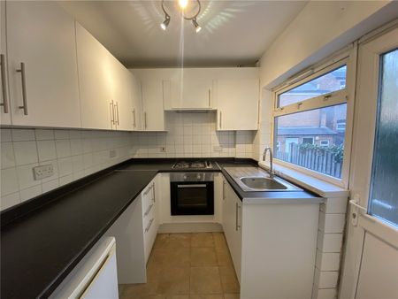 3 bedroom house to rent Hogarth Street, NG3 - Photo 4