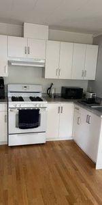 Spacious one bedroom apartment with furniture available for rent - Photo 3