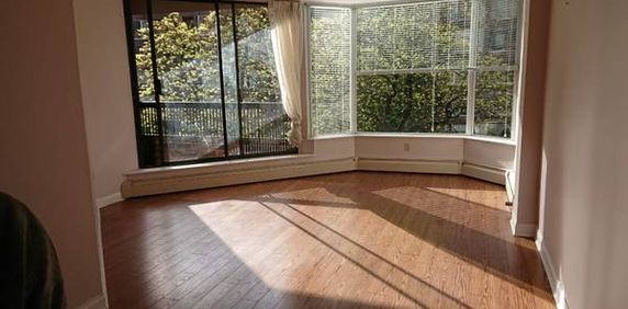 Bright 1 Bedroom Downtown Vancouver - Photo 2