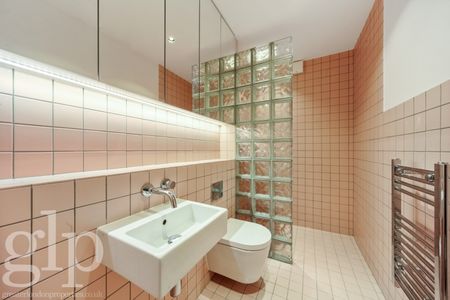 1 Bedroom Flat, Old Compton Street, Soho, W1D - Photo 4