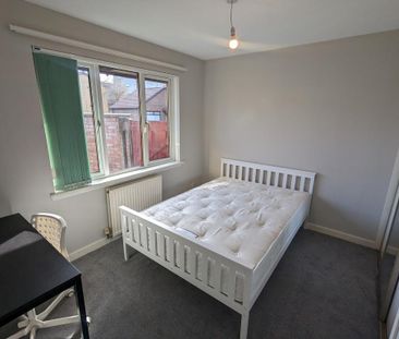 2 bedroom semi-detached house to rent - Photo 2