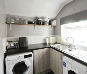 3 bedroom terraced house to rent - Photo 4