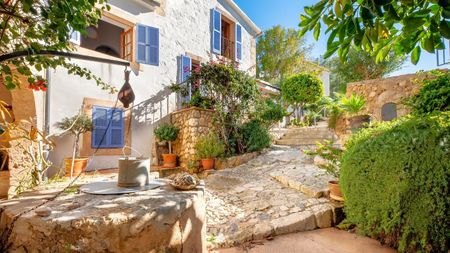 77 Carrer Joan de Saridakis, Palma de Mallorca, Balearic Islands 07015 - Photo 3