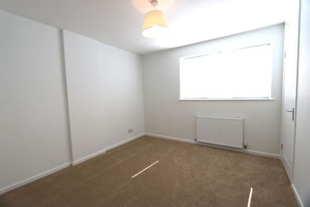 2 bedroom semi-detached house to rent - Photo 2