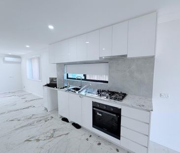 Modern 2-Bedroom Granny Flat in Convenient Location - Photo 2