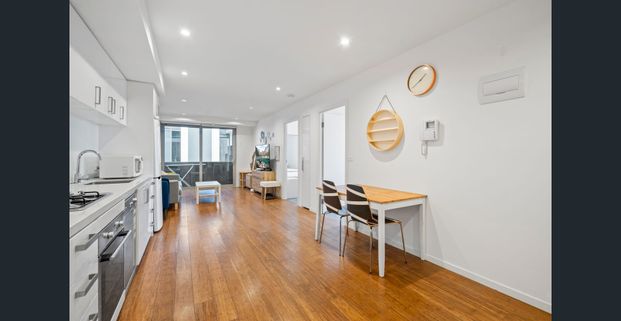 2BD APT Luxury Carlton Apartment at CBD Edge - Photo 1