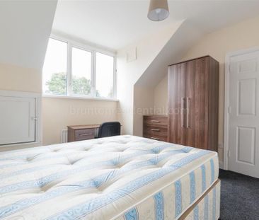 4 bedroom flat to rent - Photo 4