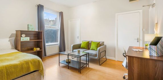 2 MOOR VIEW Leeds - LS6 1AQ - Photo 2