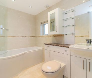 4 bedroom semi-detached house to rent - Photo 6