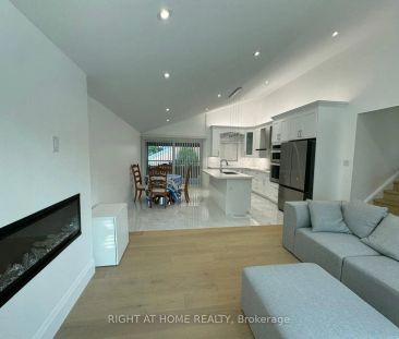 Detached Home For Lease | W9229490 - Photo 1