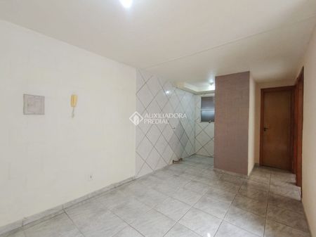 Apartamento com 2 quartos e 38m² para alugar em Olaria, Canoas. - Foto 3