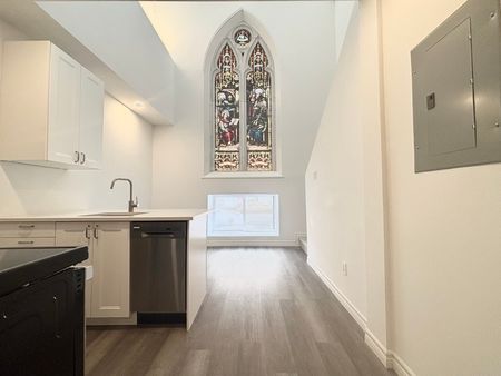 $1,499 / 1 br / 2 ba / 16 West Ave S, Unit 104 - Photo 2