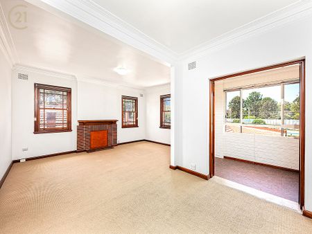 Convenient and Spacious, Rear of the Block ** Available 13/12/25 ** - Photo 5